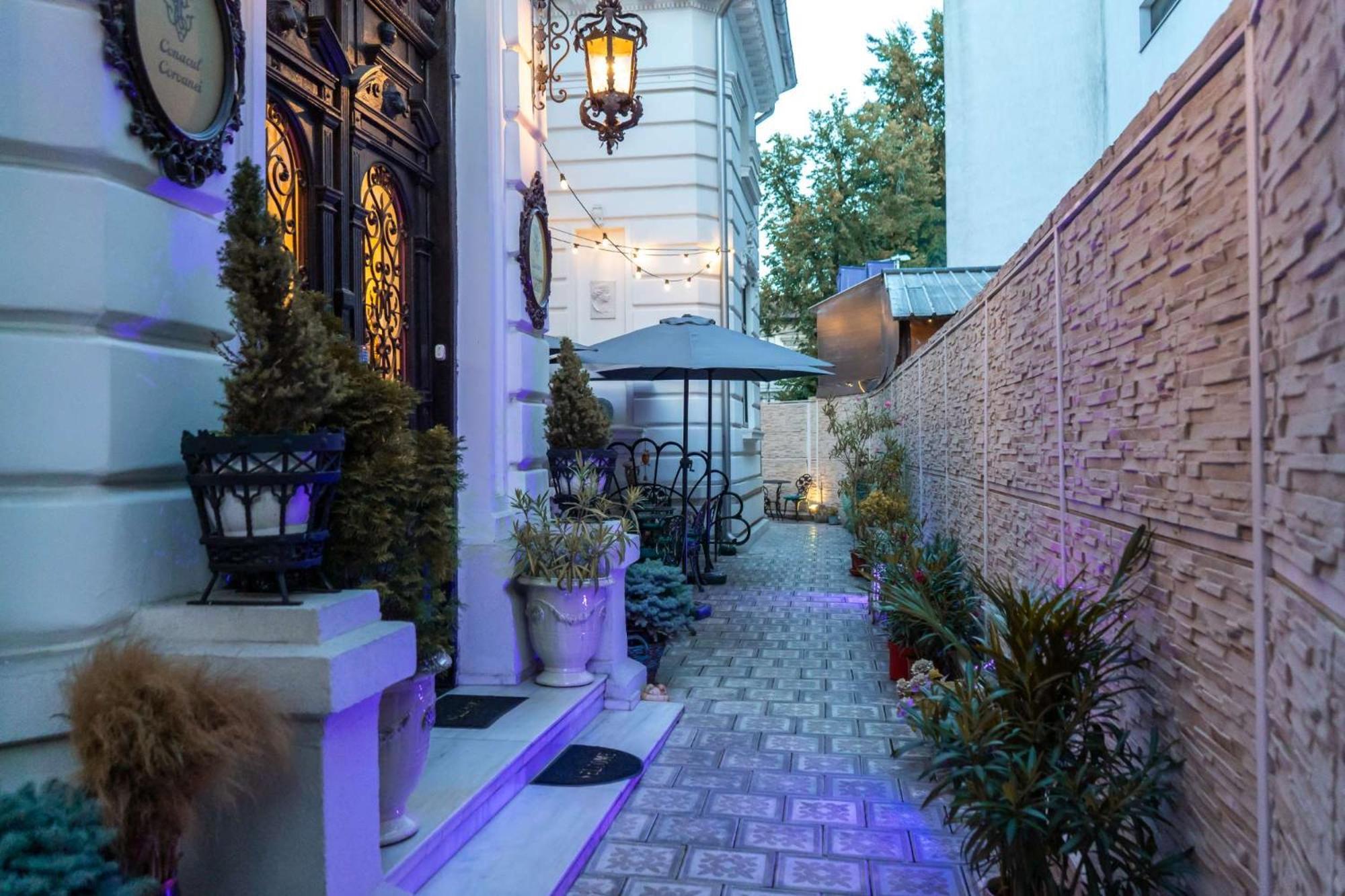 Conacul Coroanei Luxury Boutique Hotel Bucharest