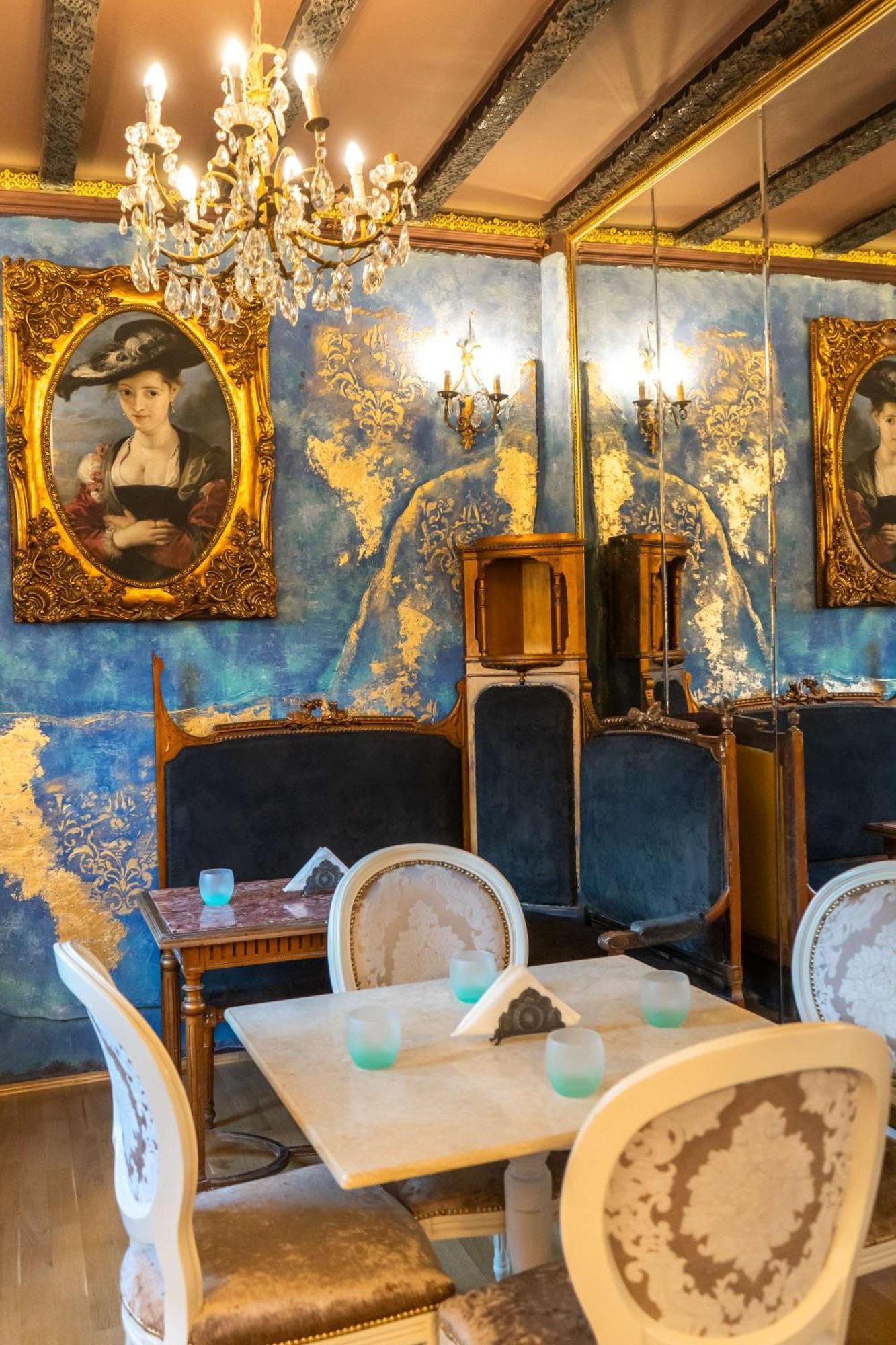 Hotel Conacul Coroanei Luxury Boutique