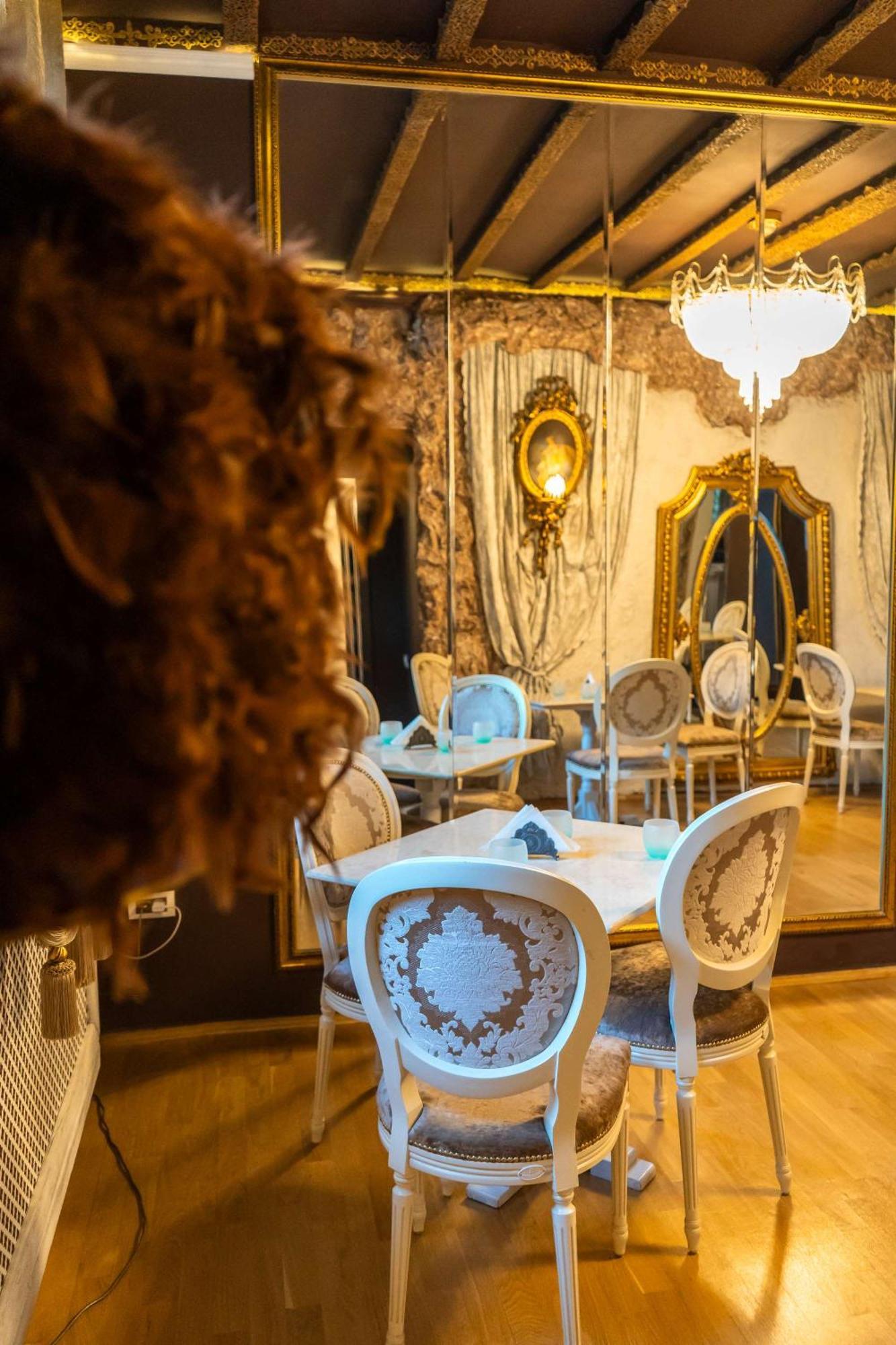 Hotel Conacul Coroanei Luxury Boutique Bucharest
