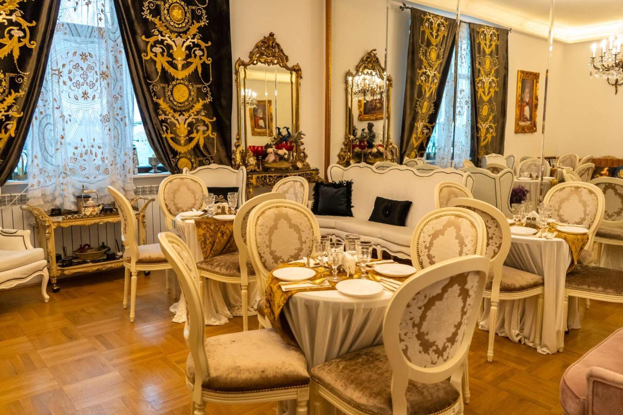 Conacul Coroanei Luxury Boutique Hotel Bucharest