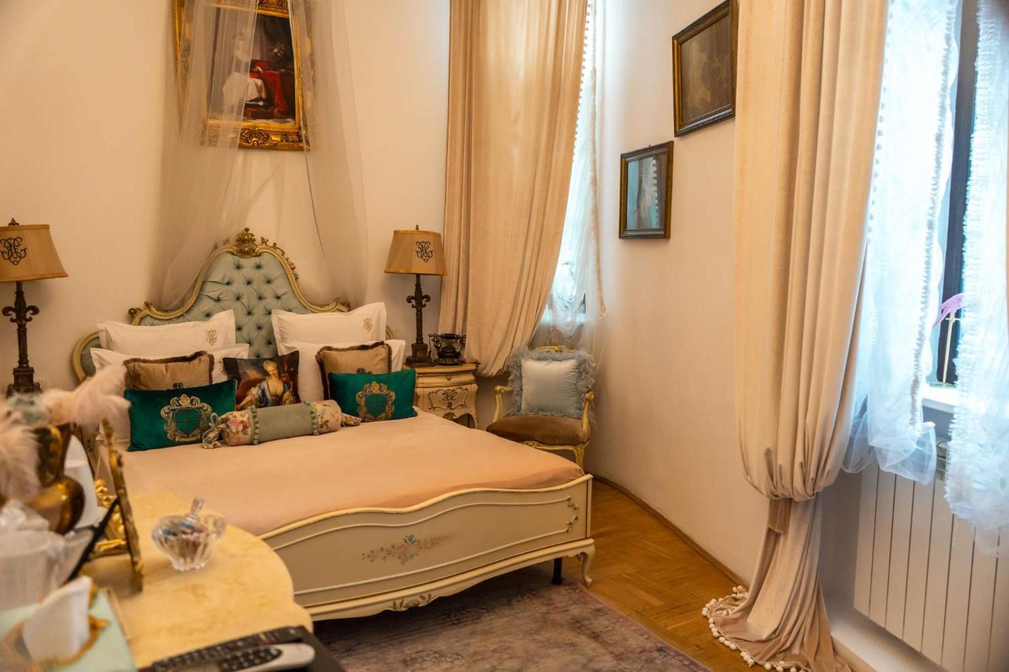 Conacul Coroanei Luxury Boutique Hotel