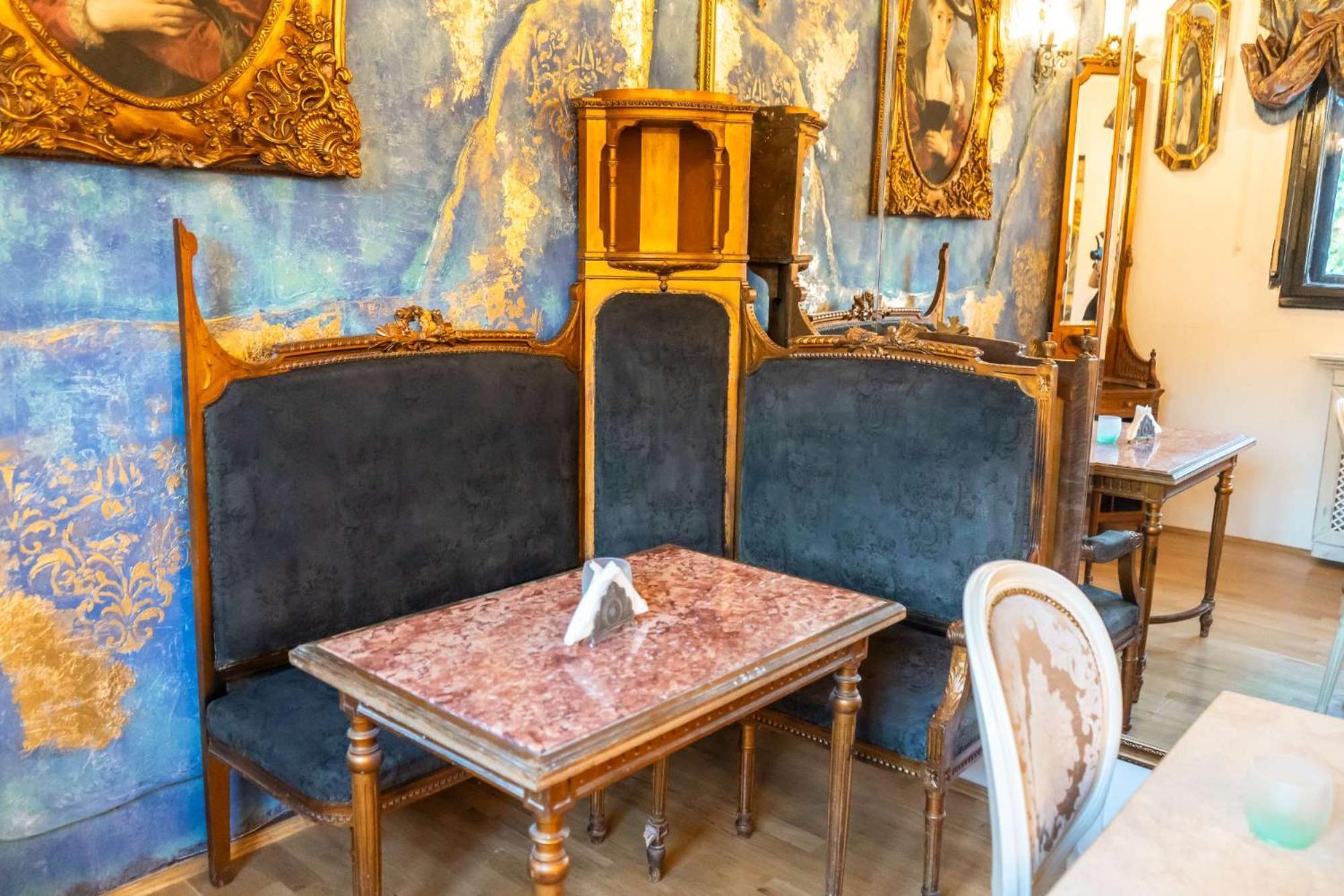 Conacul Coroanei Luxury Boutique Bucharest