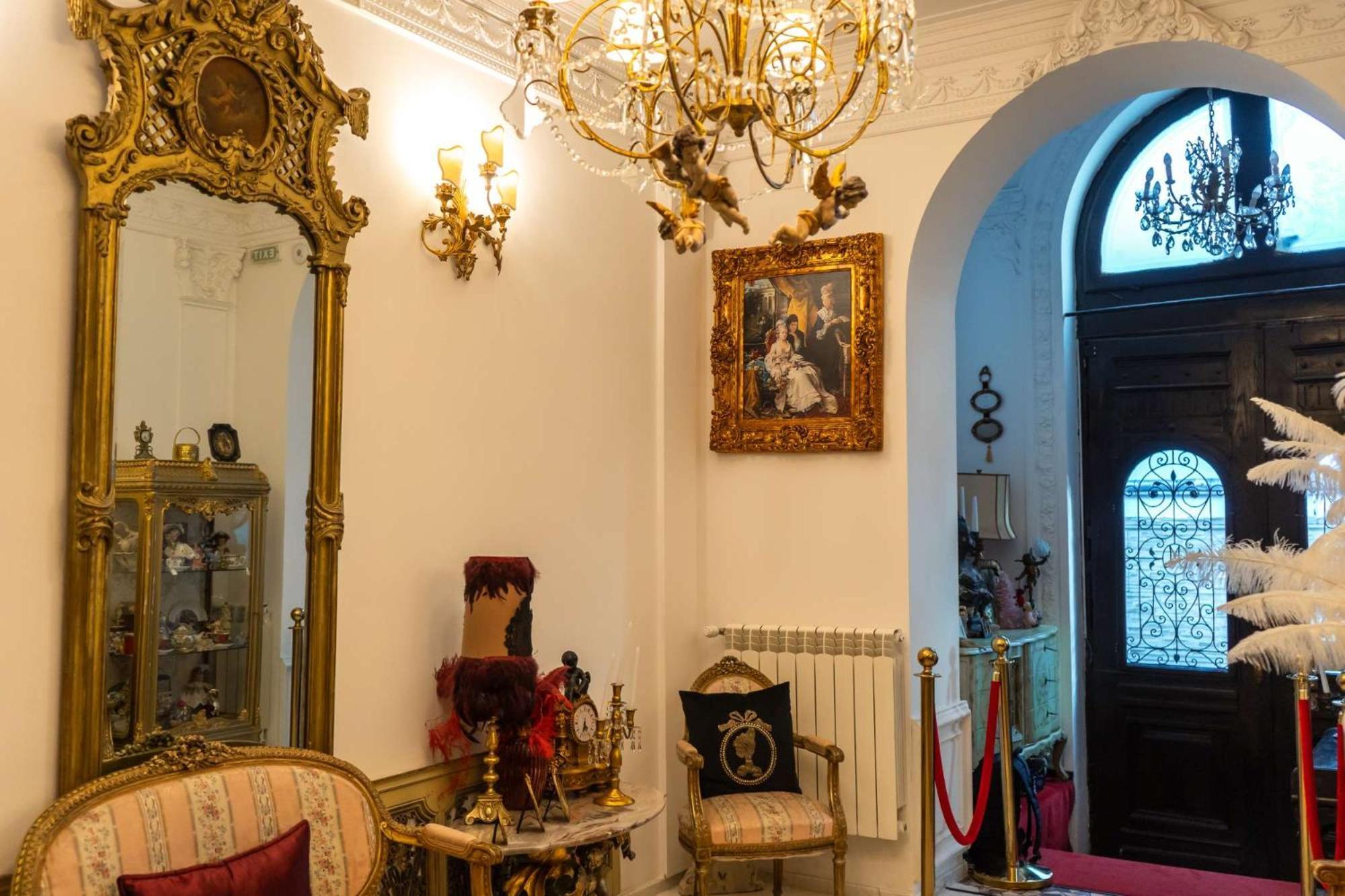Conacul Coroanei Luxury Boutique Hotel Bucharest