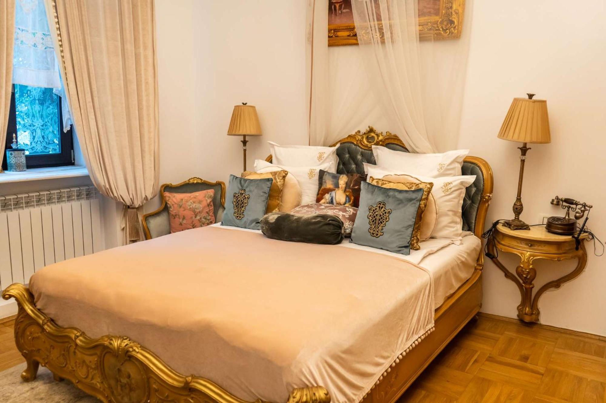Conacul Coroanei Luxury Boutique Hotel