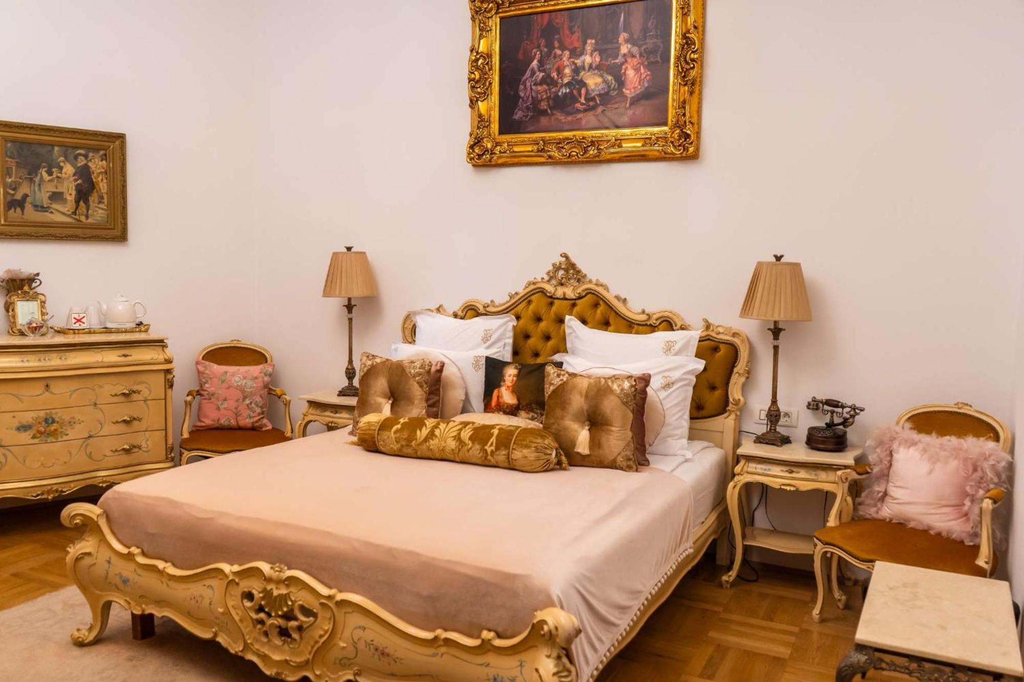 Conacul Coroanei Luxury Boutique Hotel 5*