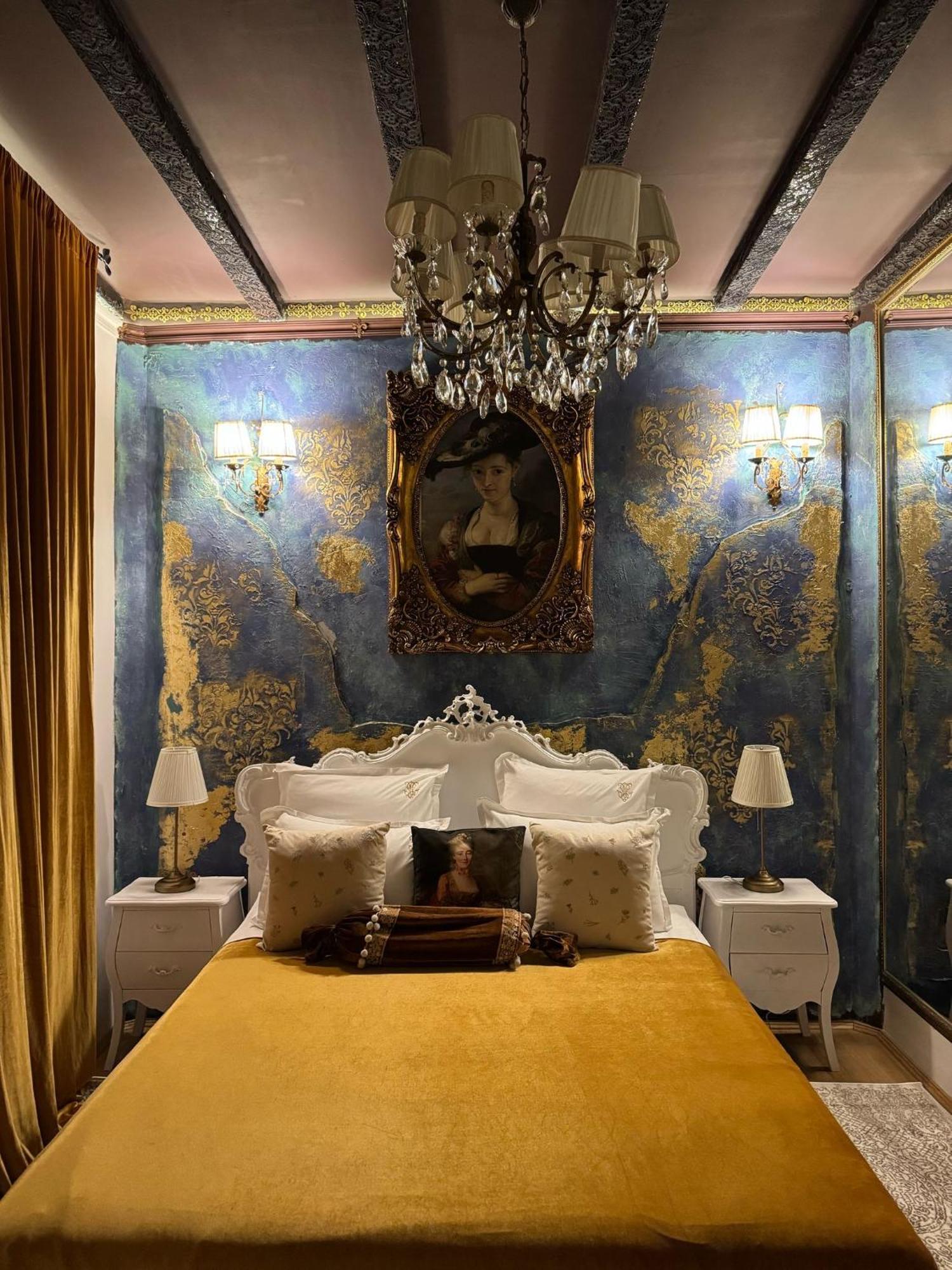 Conacul Coroanei Luxury Boutique 5* Bucharest