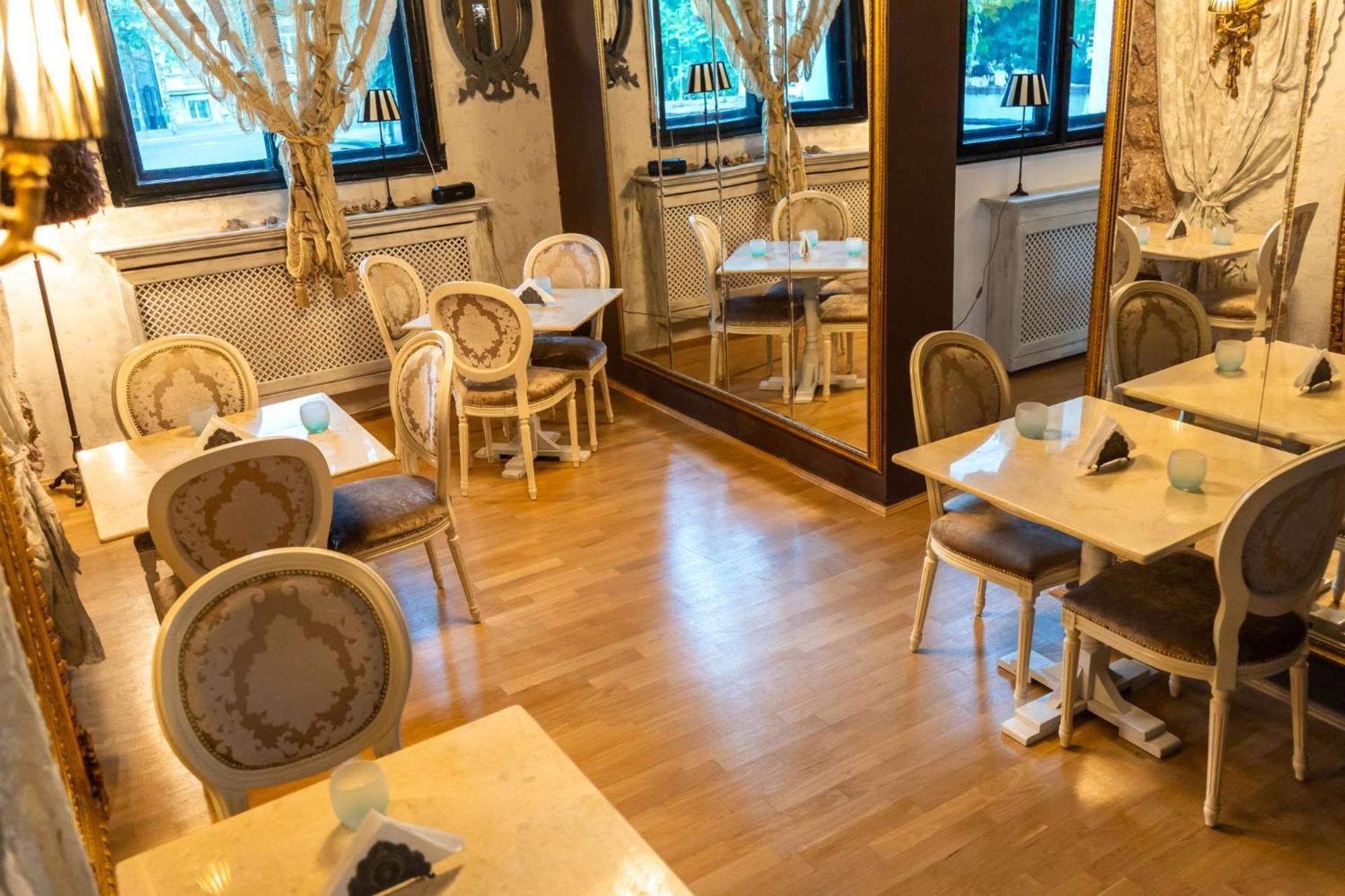 Conacul Coroanei Luxury Boutique 酒店 5*